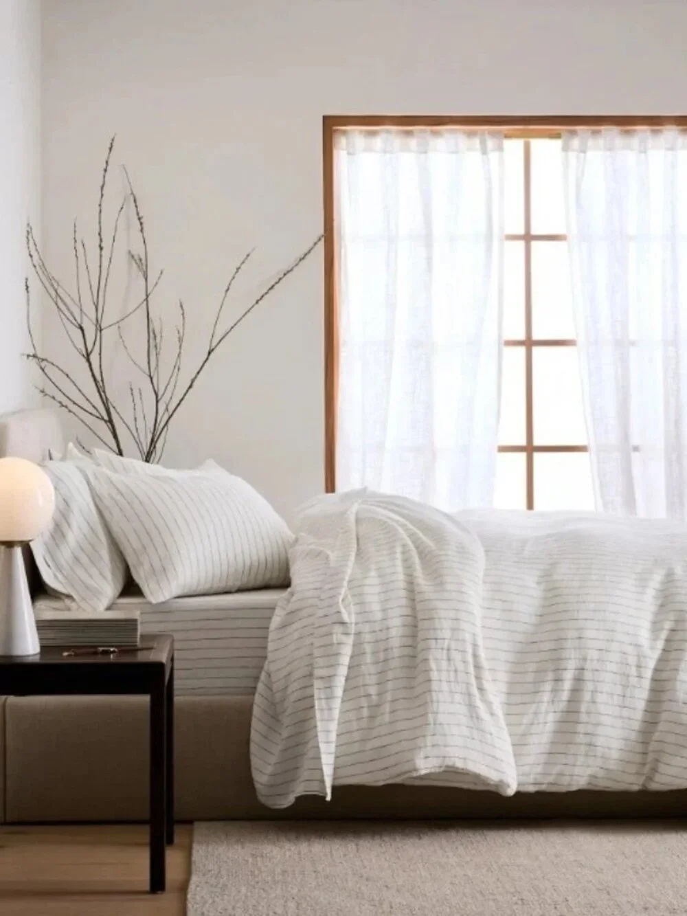 NWOT Quince K/CAL.K Pencil Stripe European Linen Duvet Cover Set. MSRP $224